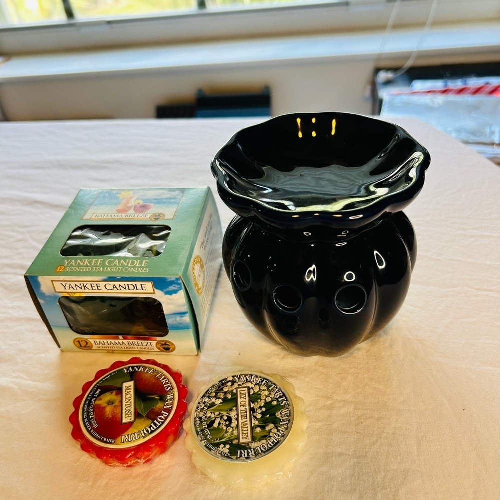 Yankee Candle Black Ceramic Wax Melt Warmer with Tea Lights & Tarts